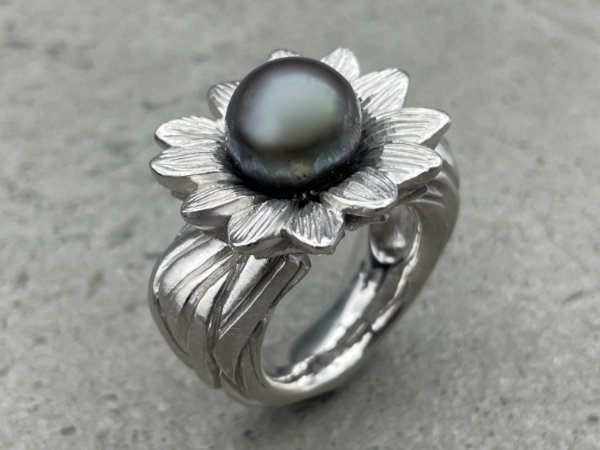Silber Ring mit Blumencharakter, verspielt, dekorativ und ein Hingucker! / Goldschmiede Wigholm , Murg am Walensee